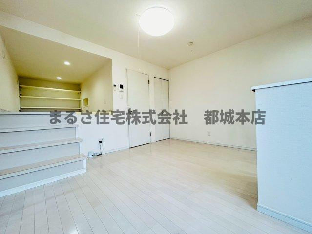DOLCEVITA西町の居間・リビング