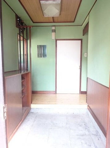 江崎貸家の玄関