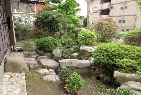 江崎貸家の庭