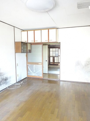 江崎貸家の居間・リビング