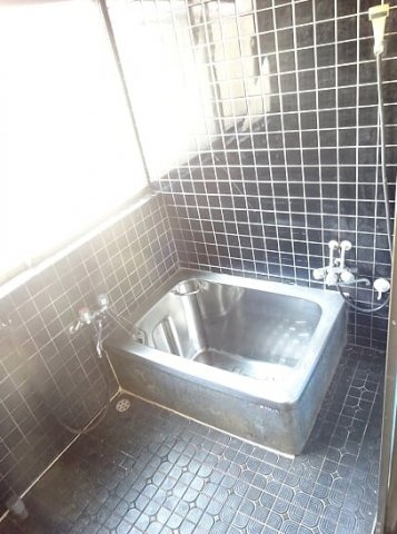 江崎貸家の浴室