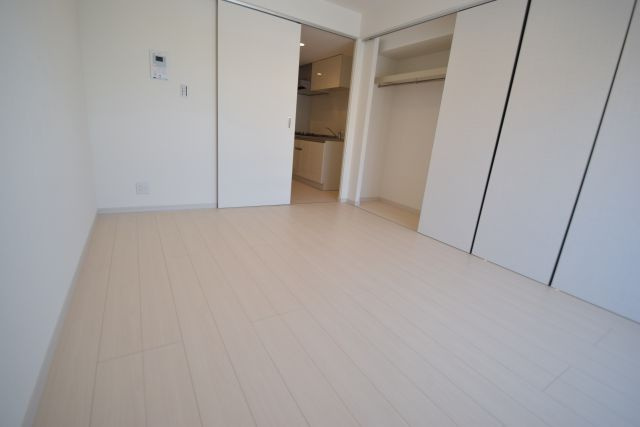 リブリ・ビクトリアスビージーの居間・リビング|キレイな洋室です