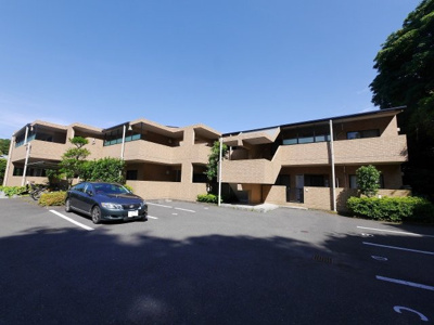 【駐車場】 | セレーノ鎌倉長谷 | 室内写真は同タイプ別室の写真です。現況と異なる部分は現況優先となります。