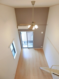 【展望】 | ロフトからの景観です！天井が高く開放感のある洋室5.4帖のお部屋です☆