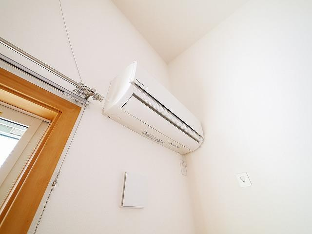 カサフェリス富雄　弐番館の設備|エアコン