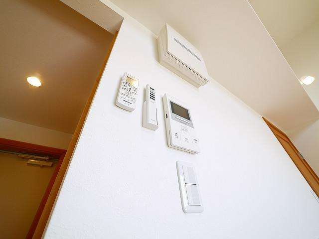 カサフェリス富雄　弐番館のセキュリティ|モニター付きインターホン完備