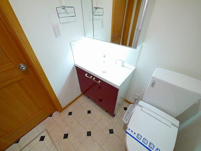 カサフェリス富雄　弐番館の洗面所|使いやすい洗面所です