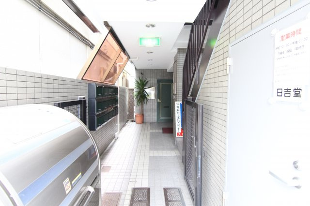 日吉堂ビルのロビー