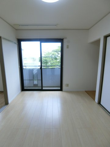 プリムローズⅢＢ棟の洋室