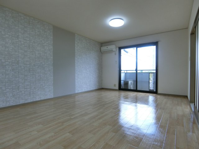 プリムローズⅢＢ棟の居間・リビング