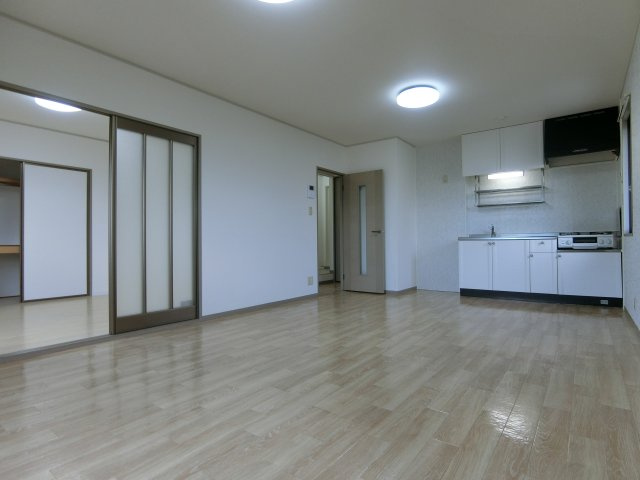 プリムローズⅢＢ棟の居間・リビング