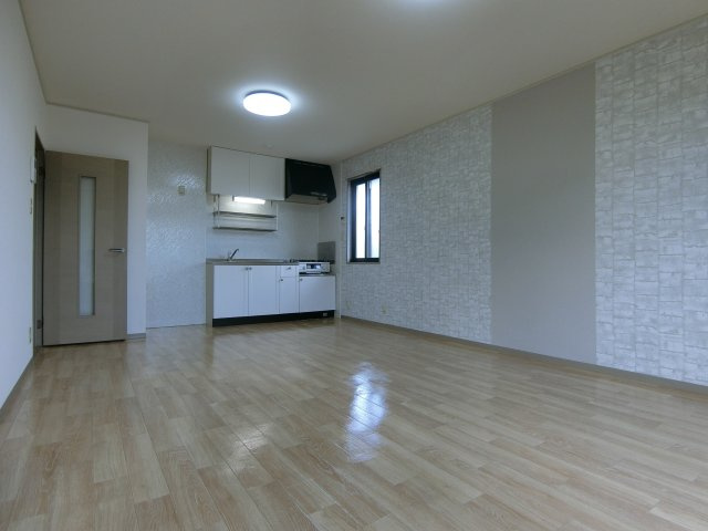 プリムローズⅢＢ棟の居間・リビング