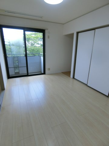 プリムローズⅢＢ棟の洋室