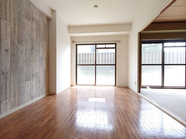 グレースコート青葉丘の洋室