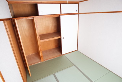【収納】 | マンション由多賀 | 押入れ2