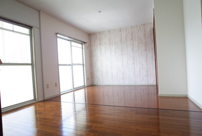 【居間・リビング】 | マンション由多賀 | リビング11.75帖