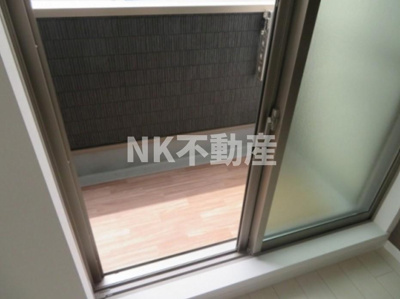 【バルコニー】 | ステディ東大阪大平寺（俊徳道賃貸） | 暖かな日差しのふりそそぐバルコニー