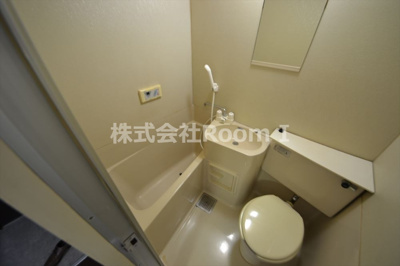 【洗面所】 | ノアーズアーク天満 | 明るい洗面所です