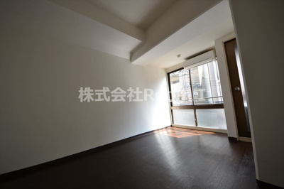 【洋室】 | ノアーズアーク天満 | ゆったりした洋室です