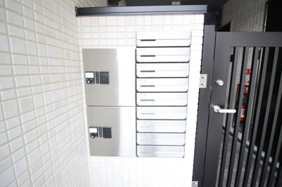 【その他共用部分】 | Casa Tierra昭和町 | 郵便受けと宅配ボックス