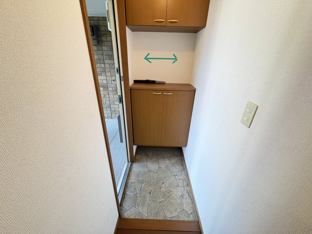 クレストBの玄関