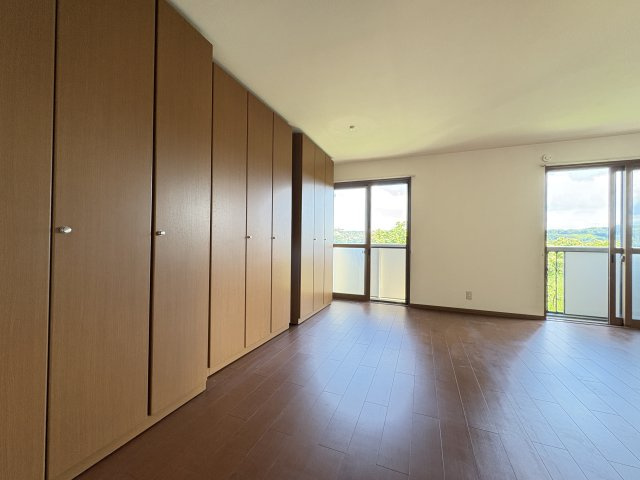 クレストBの居間・リビング