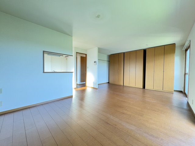 クレストBの居間・リビング