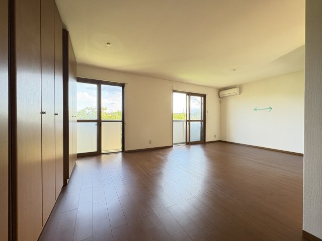 クレストBの居間・リビング