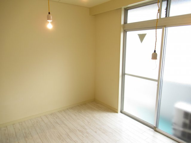 サンテラスアイの洋室