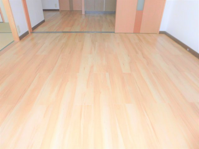 メゾン宿地の洋室
