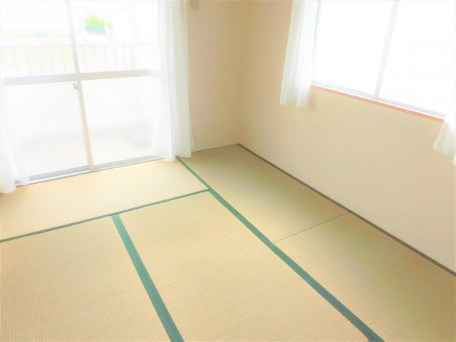 メゾン宿地の和室