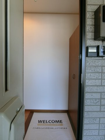 バームクーヘンC棟の玄関|イメージ203号室の写真