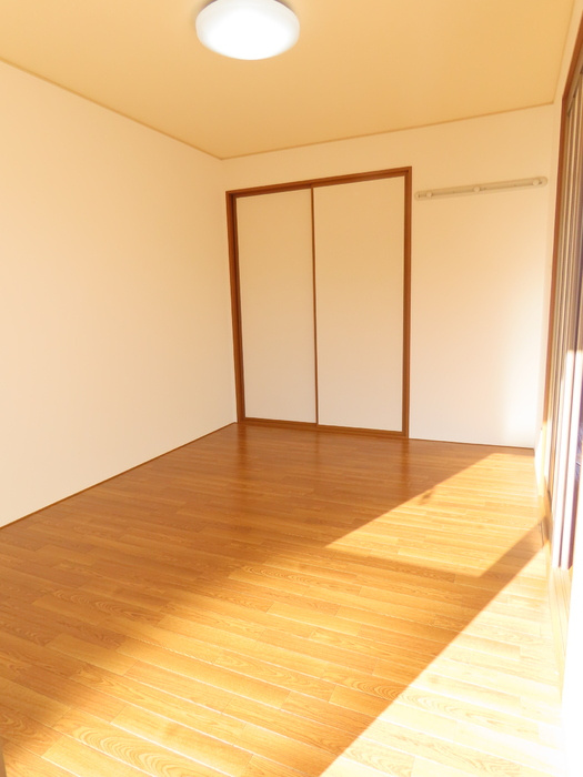 バームクーヘンC棟の洋室