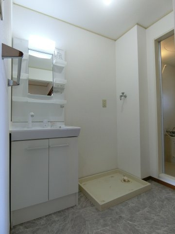 バームクーヘンC棟の洗面所|イメージ203号室の写真