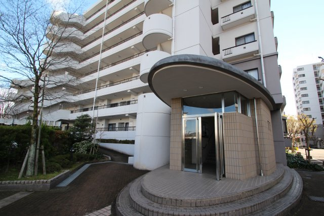 アクシス光ヶ丘４号棟のエントランス|ゆとりのあるエントランスです