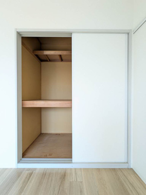 【洋室】 | フレグランス・マリーⅡ