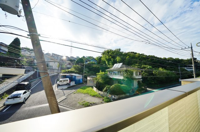 ロフトの付いた4LDKの間取りで、LDKは17帖♪愛車に嬉しいビルドインガレージ付きの新井町新築戸建の展望