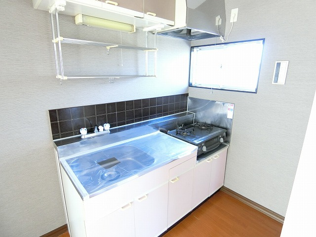 ドエル熊川のキッチン|写真は同建物の別部屋を参考に掲載しております。