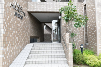 【エントランス】 | オートロック完備マンションです。