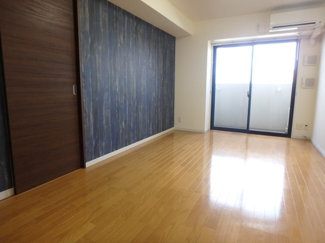 アンギンルマの洋室