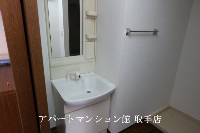 戸頭海老原ハイツの独立洗面台