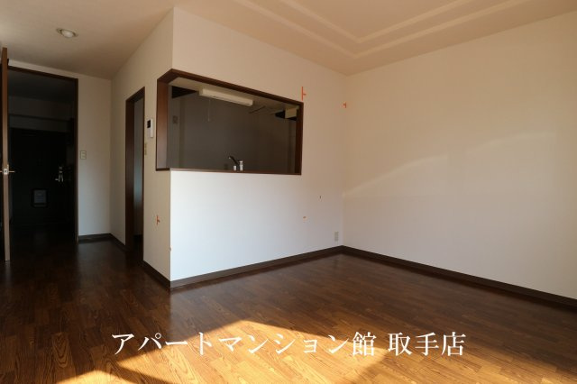 戸頭海老原ハイツの居間・リビング