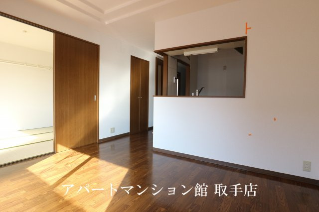 戸頭海老原ハイツの居間・リビング