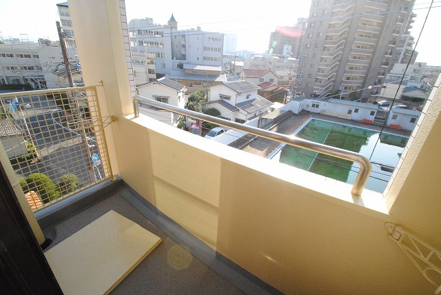 ステイツ久留米のバルコニー|同建物　イメージ写真