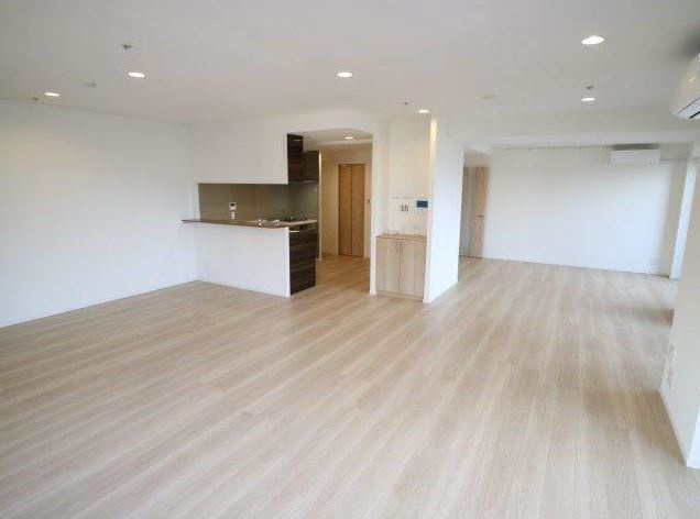 千代田区二番町の賃貸マンションの居間・リビング