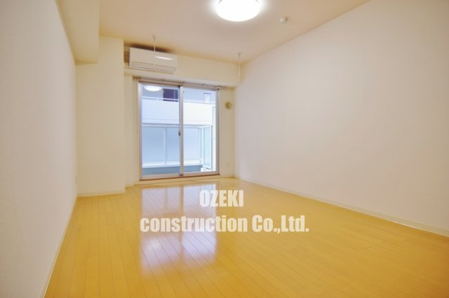 SakuraBuildingの居間・リビング|※間取り反転