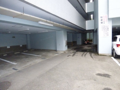 【駐車場】 | ラ・レジダンス・ド・グロワール