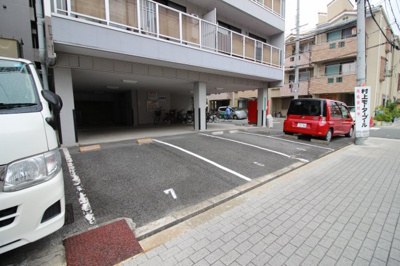 【駐車場】 | マンション村上Ⅱ | 駐車場　要空き確認