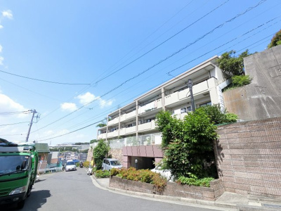 【外観】 | モリスガーデンヒルズ井土ヶ谷 | 東向きバルコニーは、採光・眺望良好です♪クリーニング済！