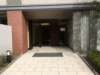 【エントランス】 | 東急田園都市線「青葉台」駅徒歩14分又はバス3分「桜台ビレッジ前」停歩6分！